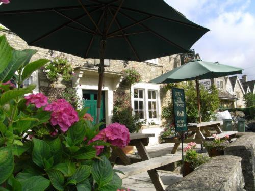 Hotel Neeld Arms Grittleton Exterior foto